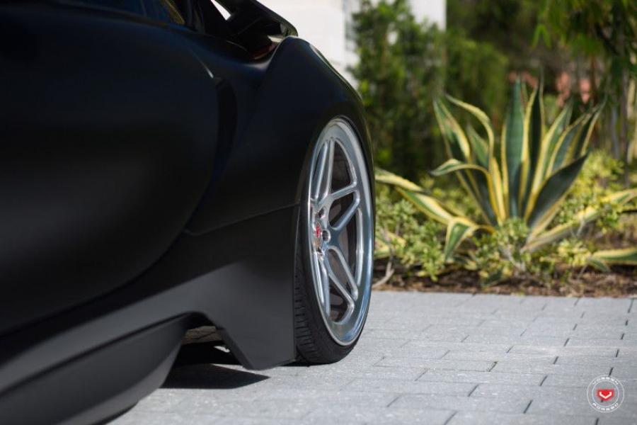  BMW i8 on Vossen Wheels (LC-104) 2016 года  (фото 8 из 39)